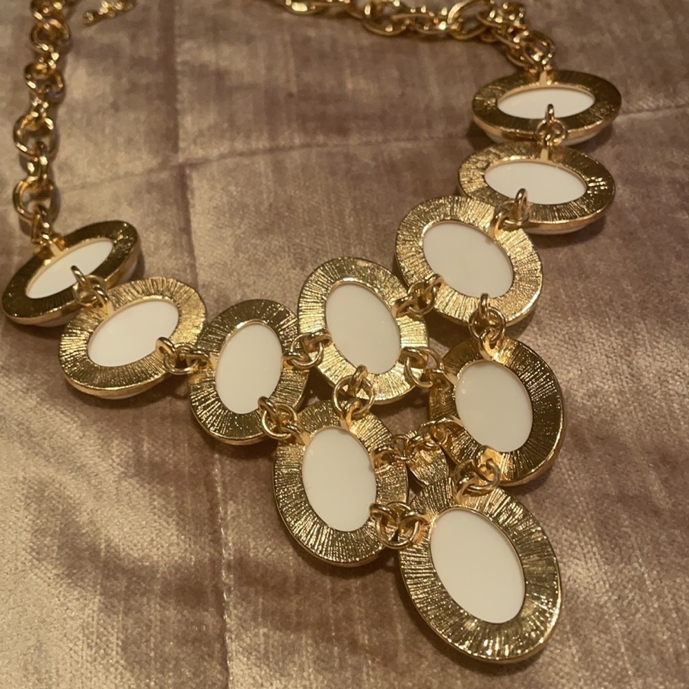 Chunky White V Statement Necklace - Picture 4 of 7